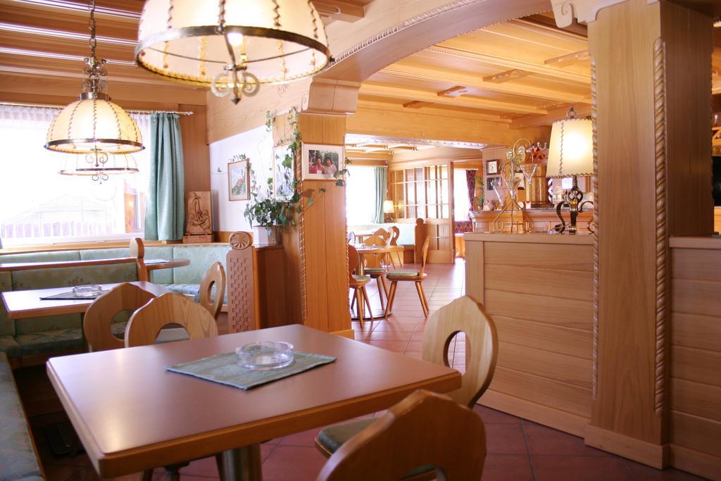 Hotel Cima Dodici Vigo di Fassa Buitenkant foto