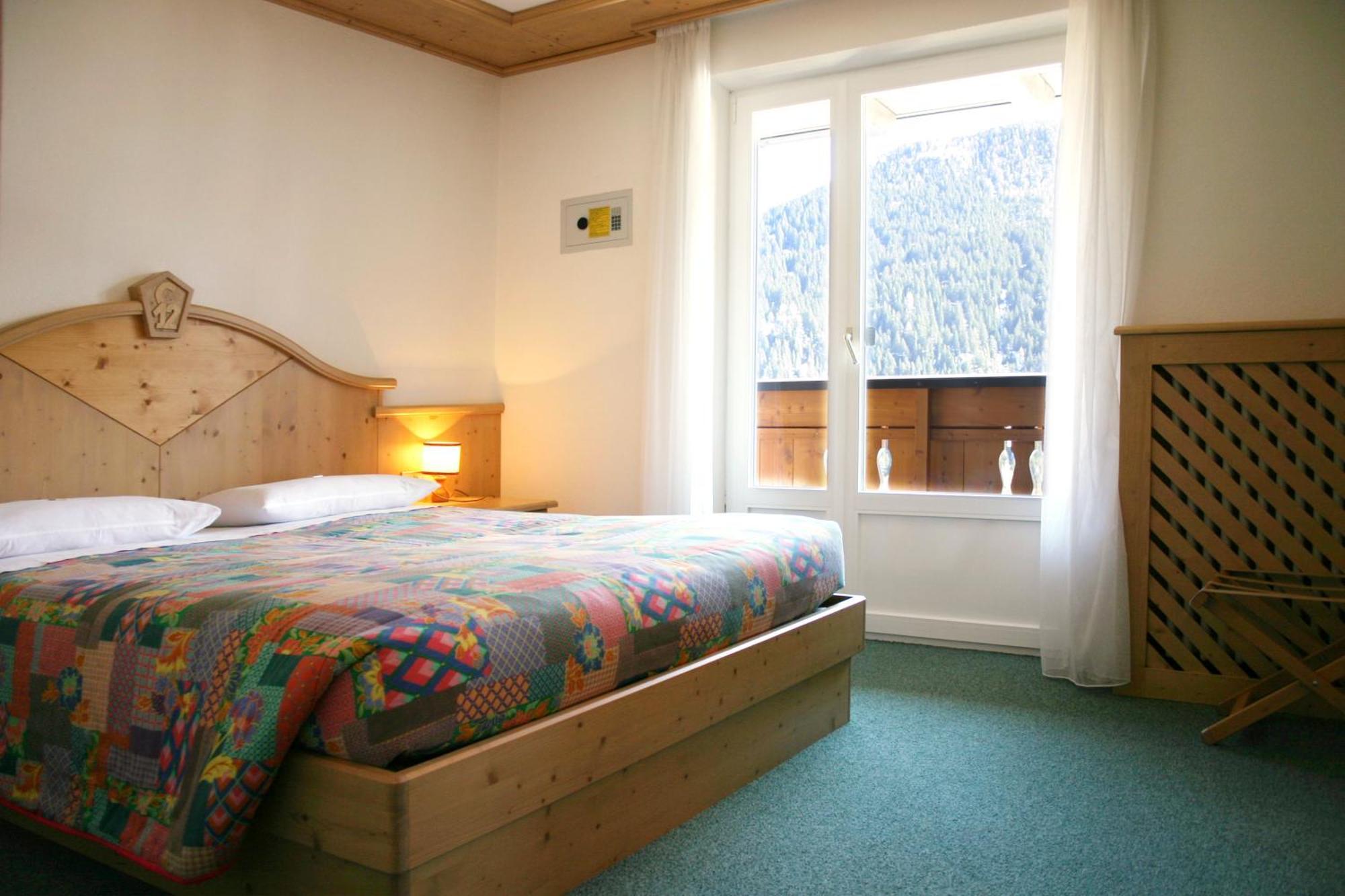 Hotel Cima Dodici Vigo di Fassa Buitenkant foto