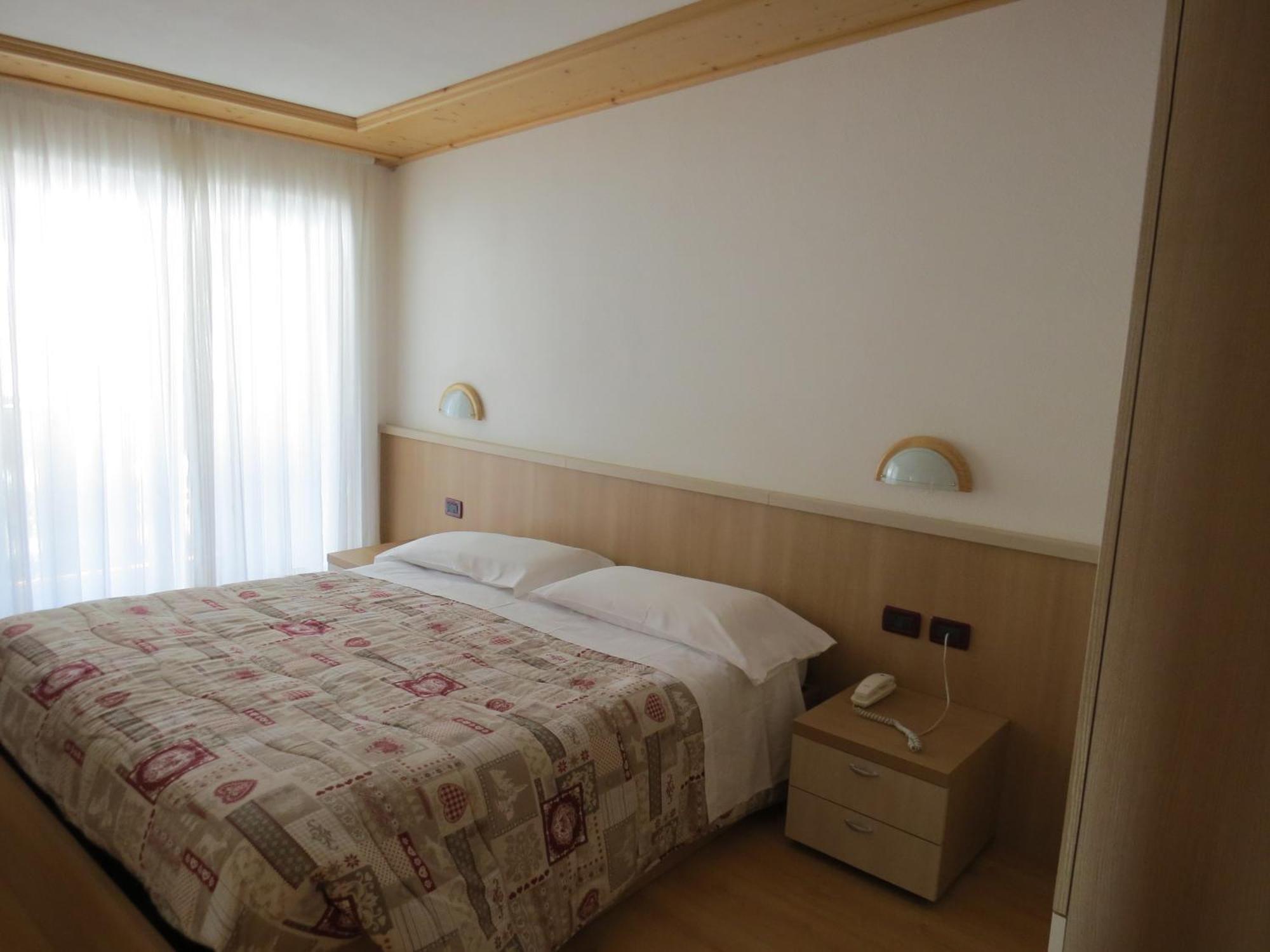 Hotel Cima Dodici Vigo di Fassa Kamer foto