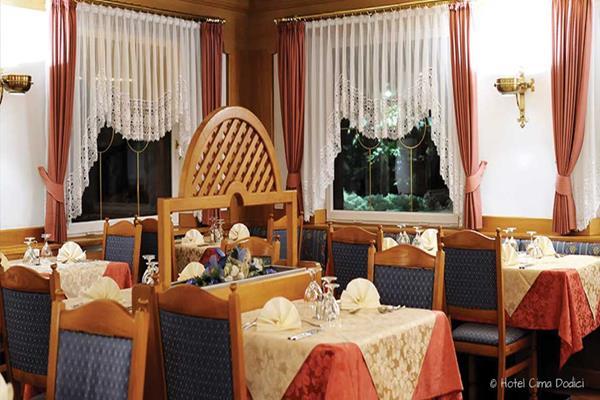 Hotel Cima Dodici Vigo di Fassa Buitenkant foto