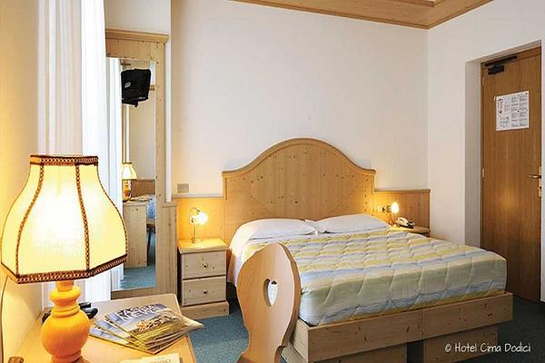Hotel Cima Dodici Vigo di Fassa Buitenkant foto
