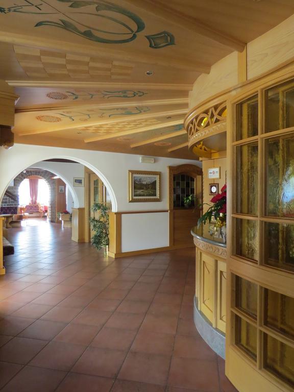 Hotel Cima Dodici Vigo di Fassa Buitenkant foto